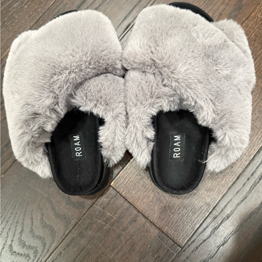 ROAM Plush Gray Slippers